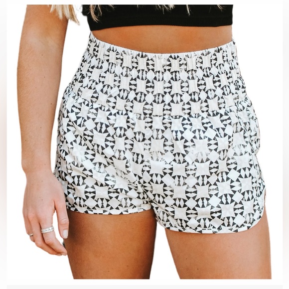 FP Movement by Free People Pants - Free People Movement NWT on the way home short in trance